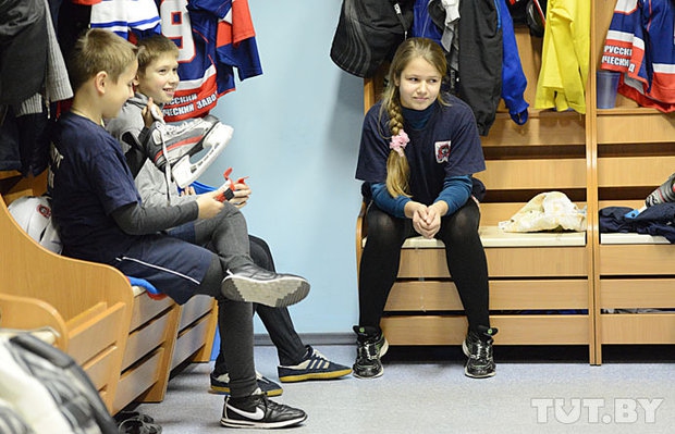 Девочке-хоккеистке из Жлобина запретили играть в хоккей